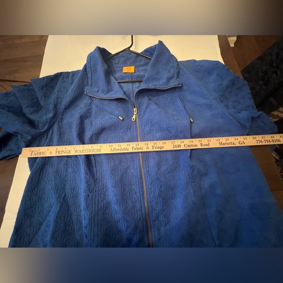 RUBY ROAD ROYAL BLUE BLAZER WITH RAISED DESIGN OF SAME  FABRIC. SIZE 1X - Picture 2 of 7